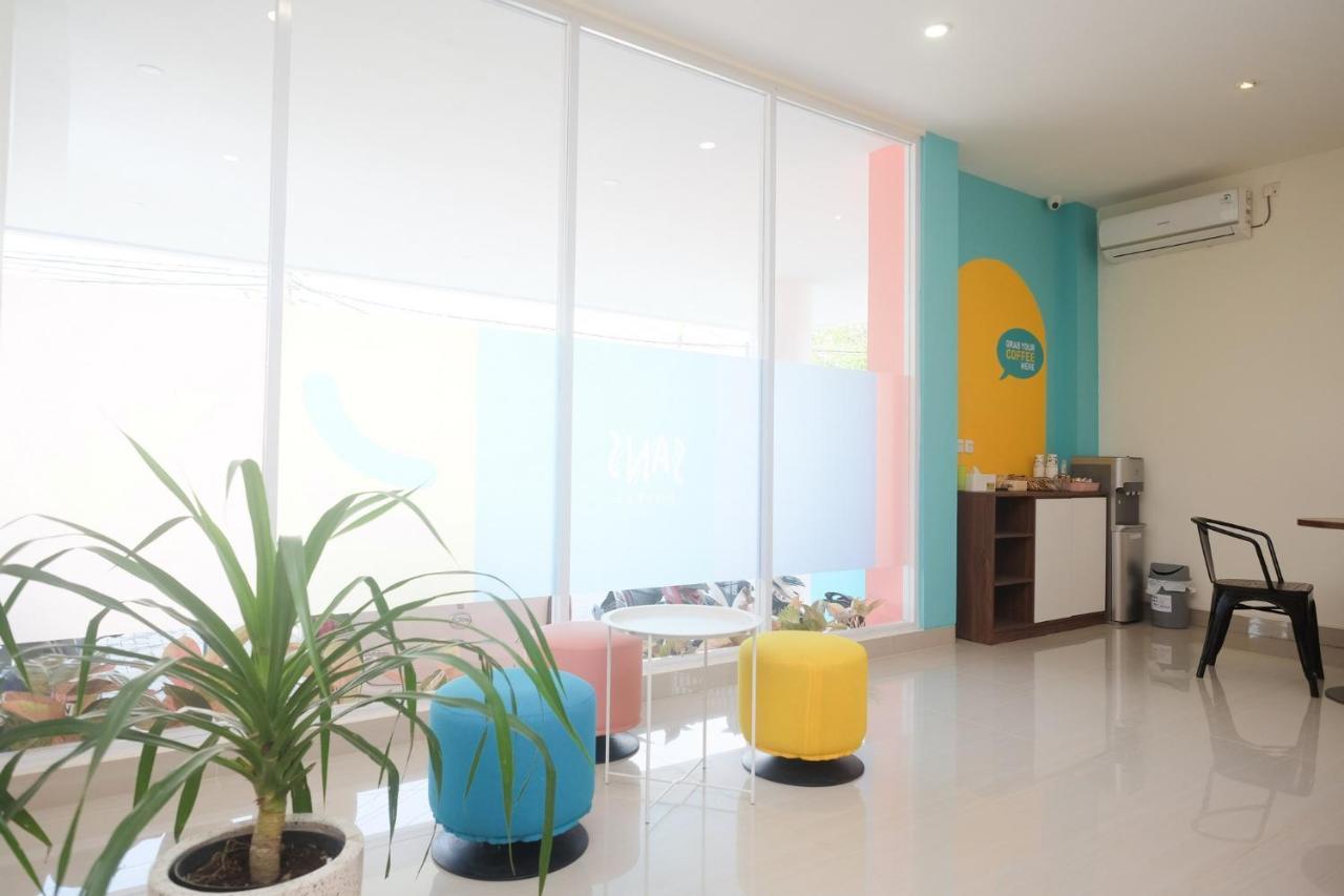 Sans Hotel Aurum Majapahit スマラン エクステリア 写真