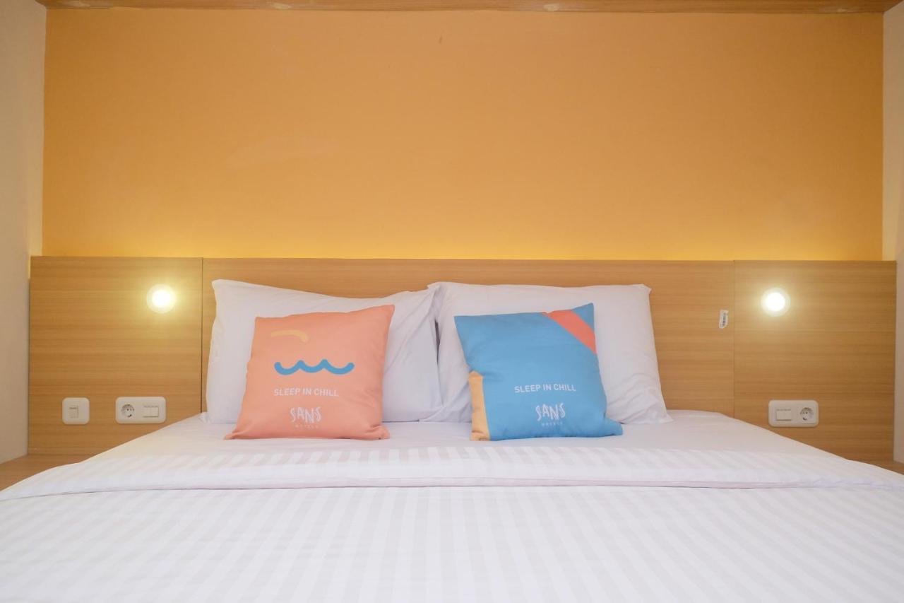 Sans Hotel Aurum Majapahit スマラン エクステリア 写真