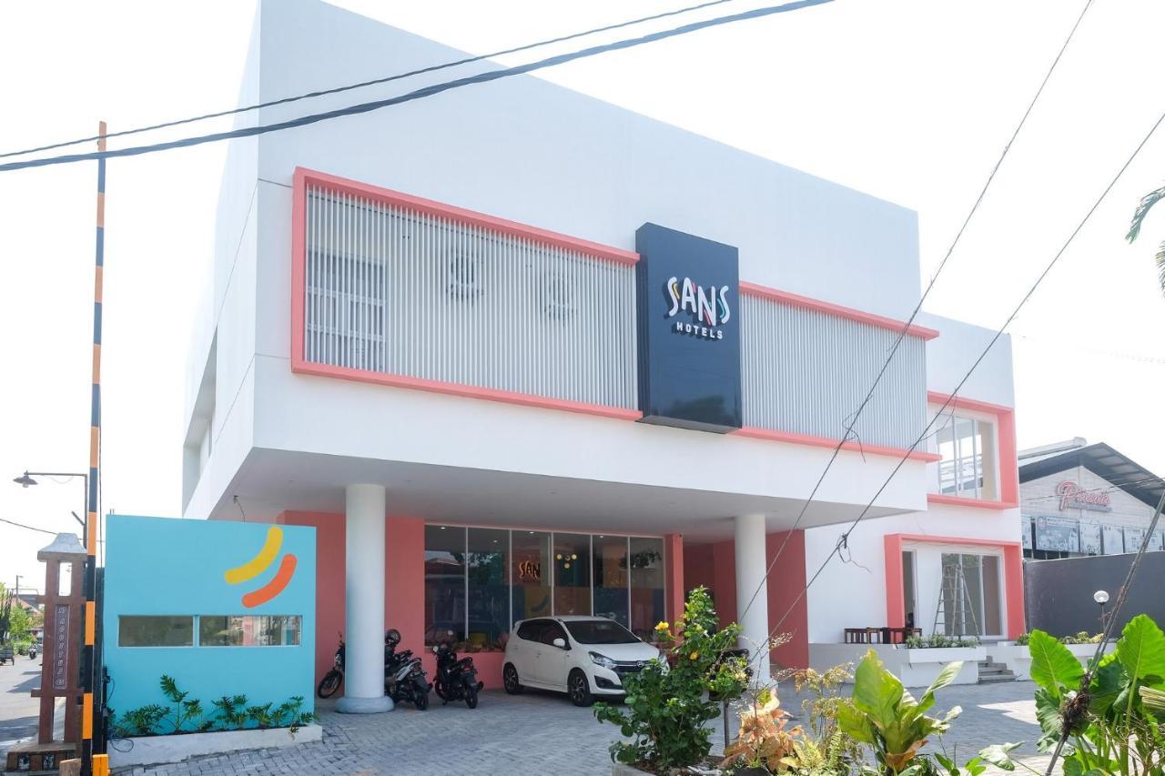Sans Hotel Aurum Majapahit スマラン エクステリア 写真