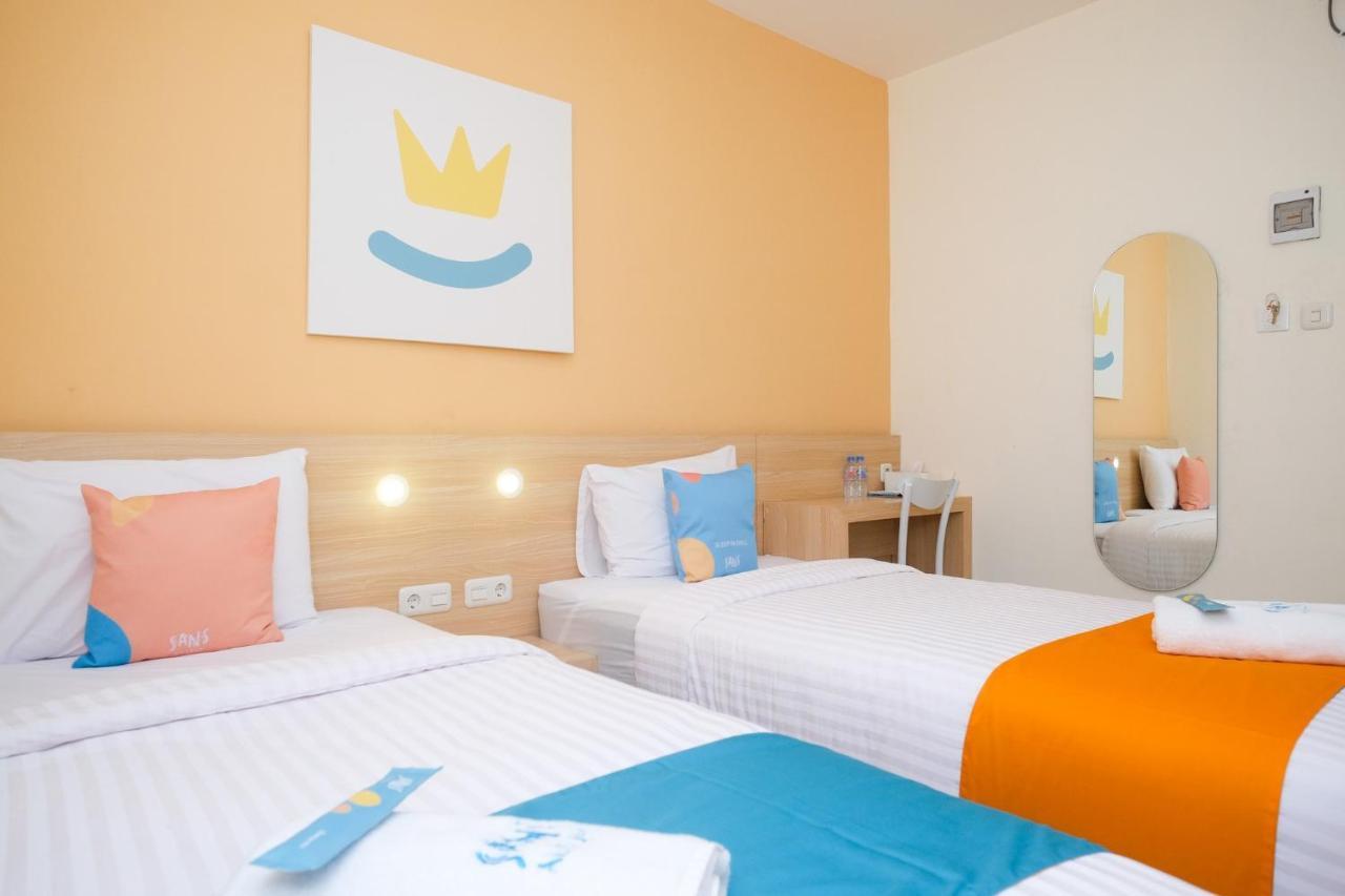 Sans Hotel Aurum Majapahit スマラン エクステリア 写真